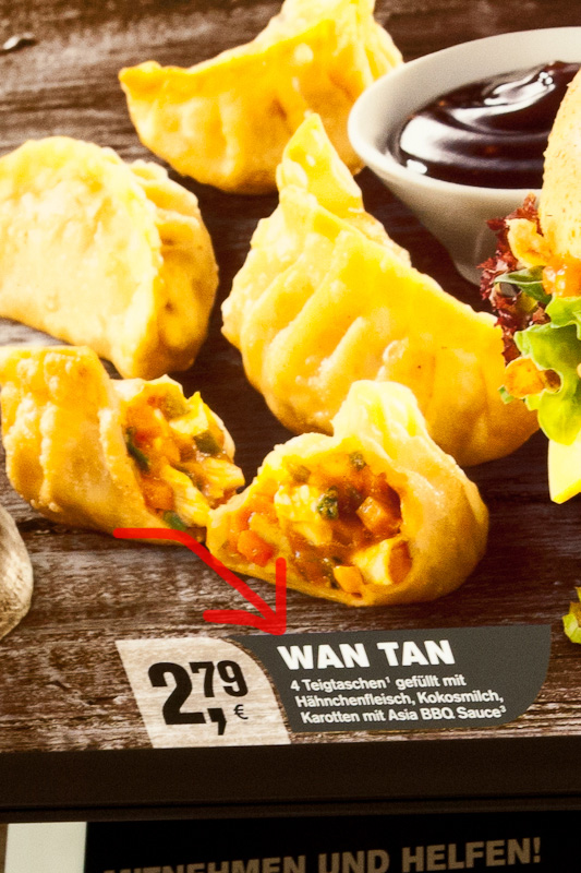 Teigtaschen gefüllt mit Hähnchenfleisch, Kokosmilch mit Asia BBQ Sauce.